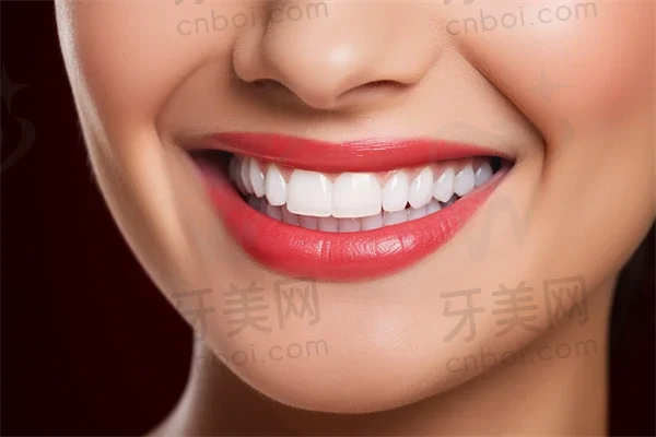 惠阳深惠口腔门诊部种植牙体验：专業团队与舒适氛围助我找回自信笑容，感受无微不至的关怀与服务。